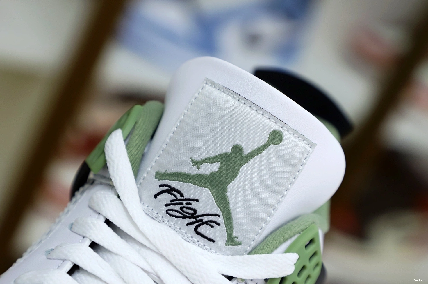 4 AIR JORDAN 